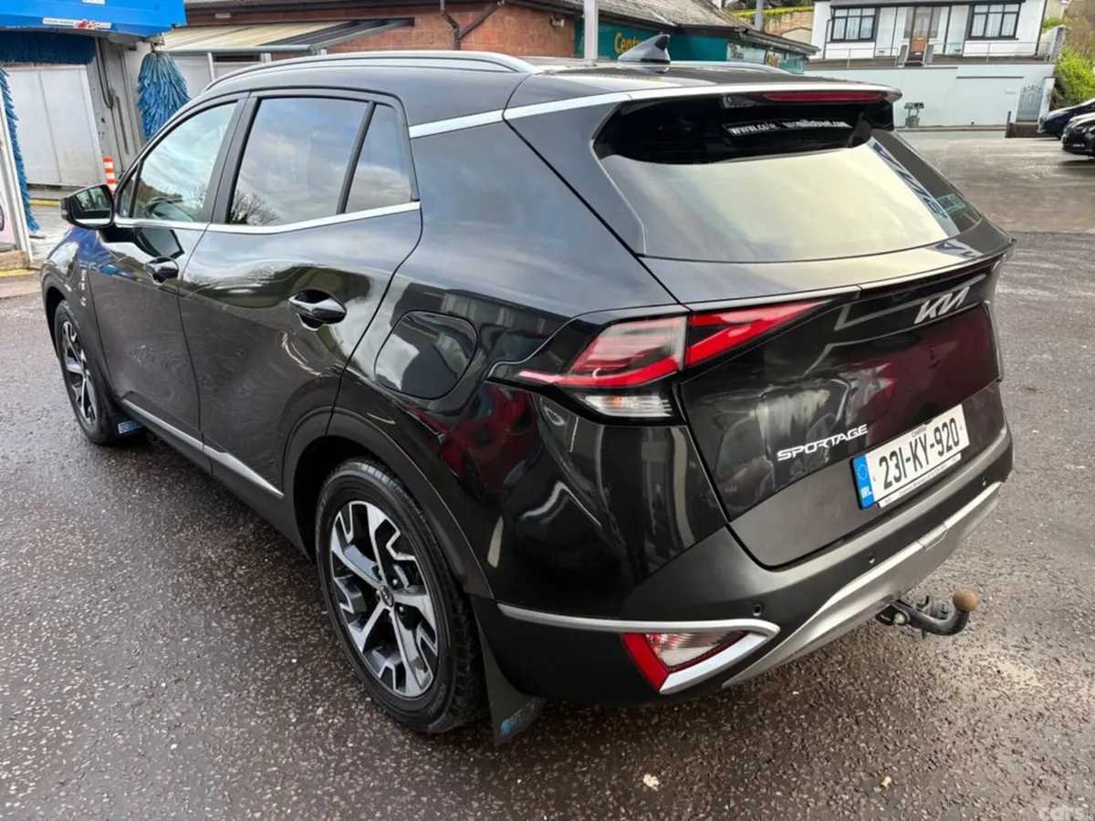 Kia Sportage SUV, Diesel Hybrid, 2023, Black
