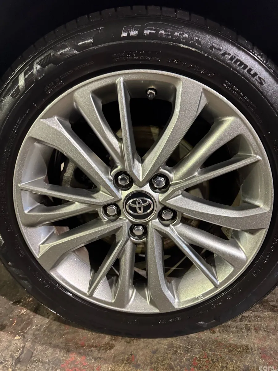 Toyota Avensis Saloon, Diesel, 2017, Grey