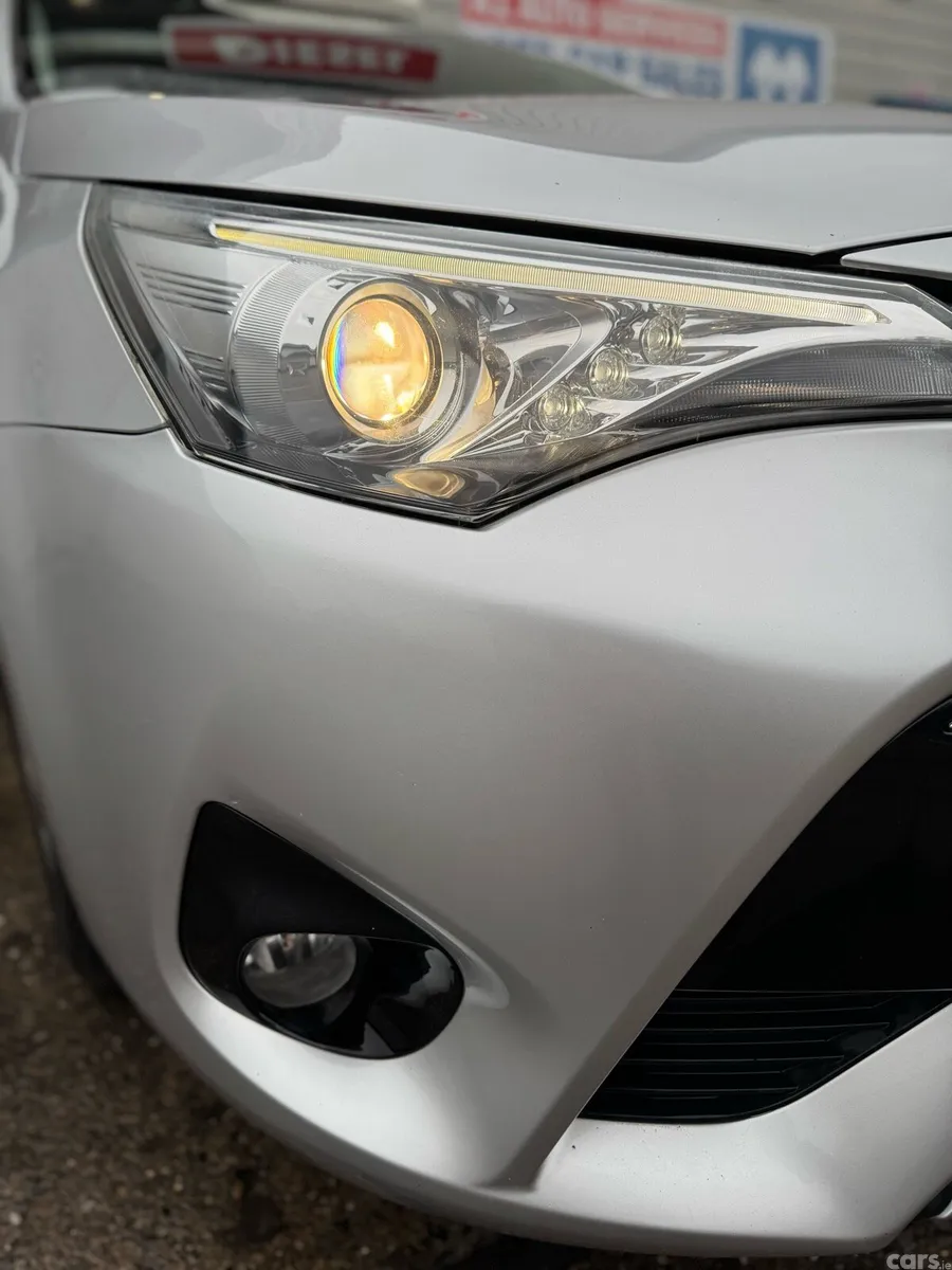 Toyota Avensis Saloon, Diesel, 2017, Grey