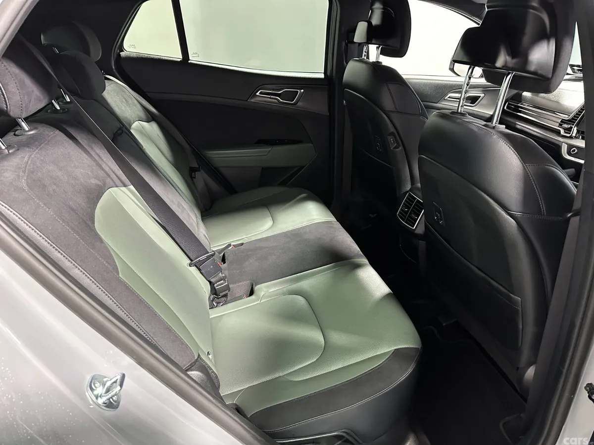 Kia Sportage SUV, Petrol Hybrid, 2024, Grey