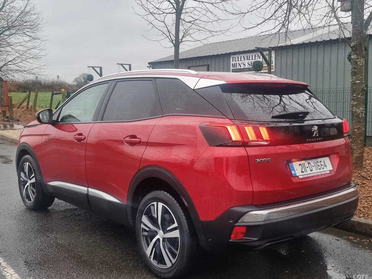 Peugeot 3008 MPV, Petrol, 2021, Red
