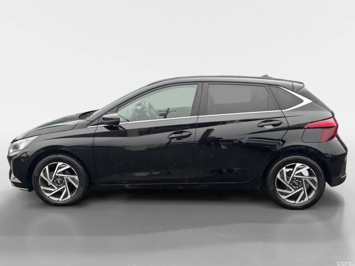 Hyundai i20 Hatchback, Petrol, 2024, Black