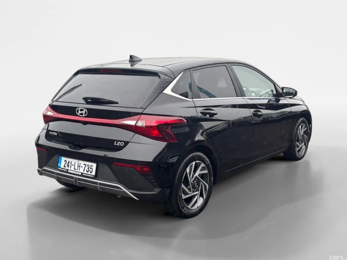 Hyundai i20 Hatchback, Petrol, 2024, Black