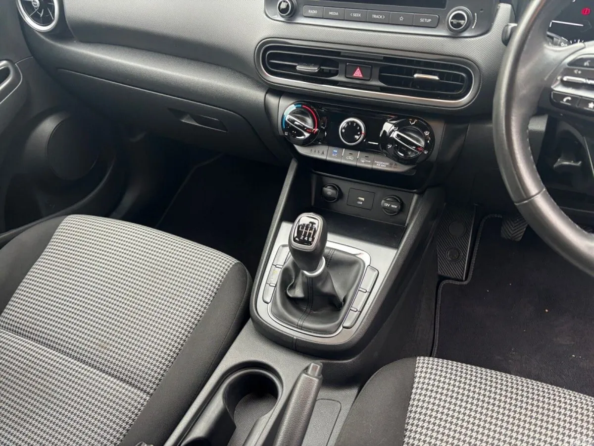 Hyundai KONA MPV, Petrol, 2023, Red