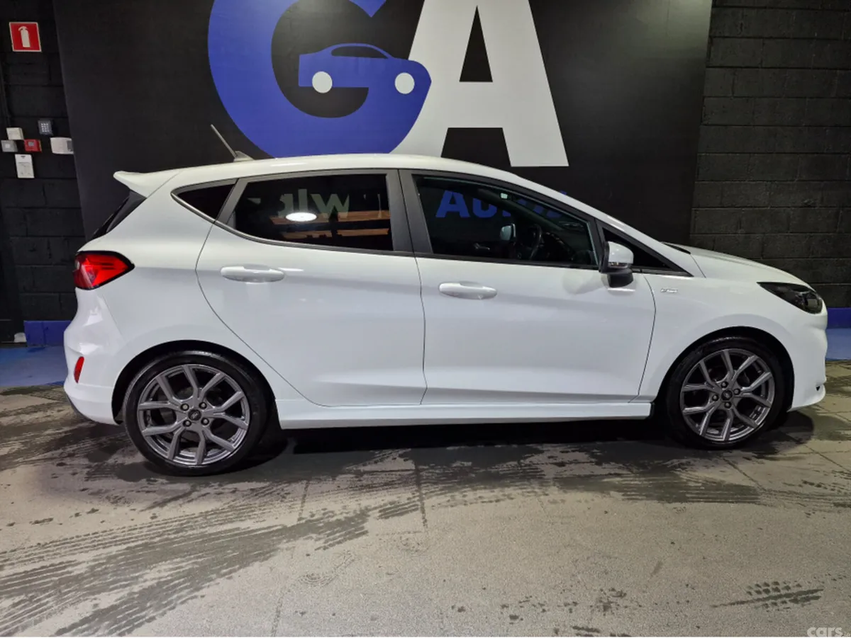 Ford Fiesta Hatchback, Petrol, 2023, White