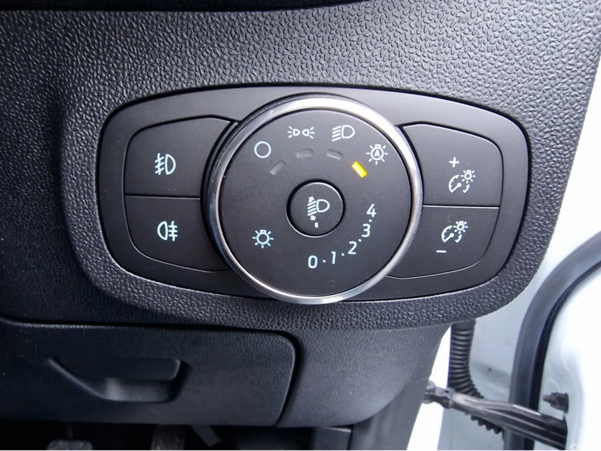 Ford Fiesta Hatchback, Petrol, 2023, White