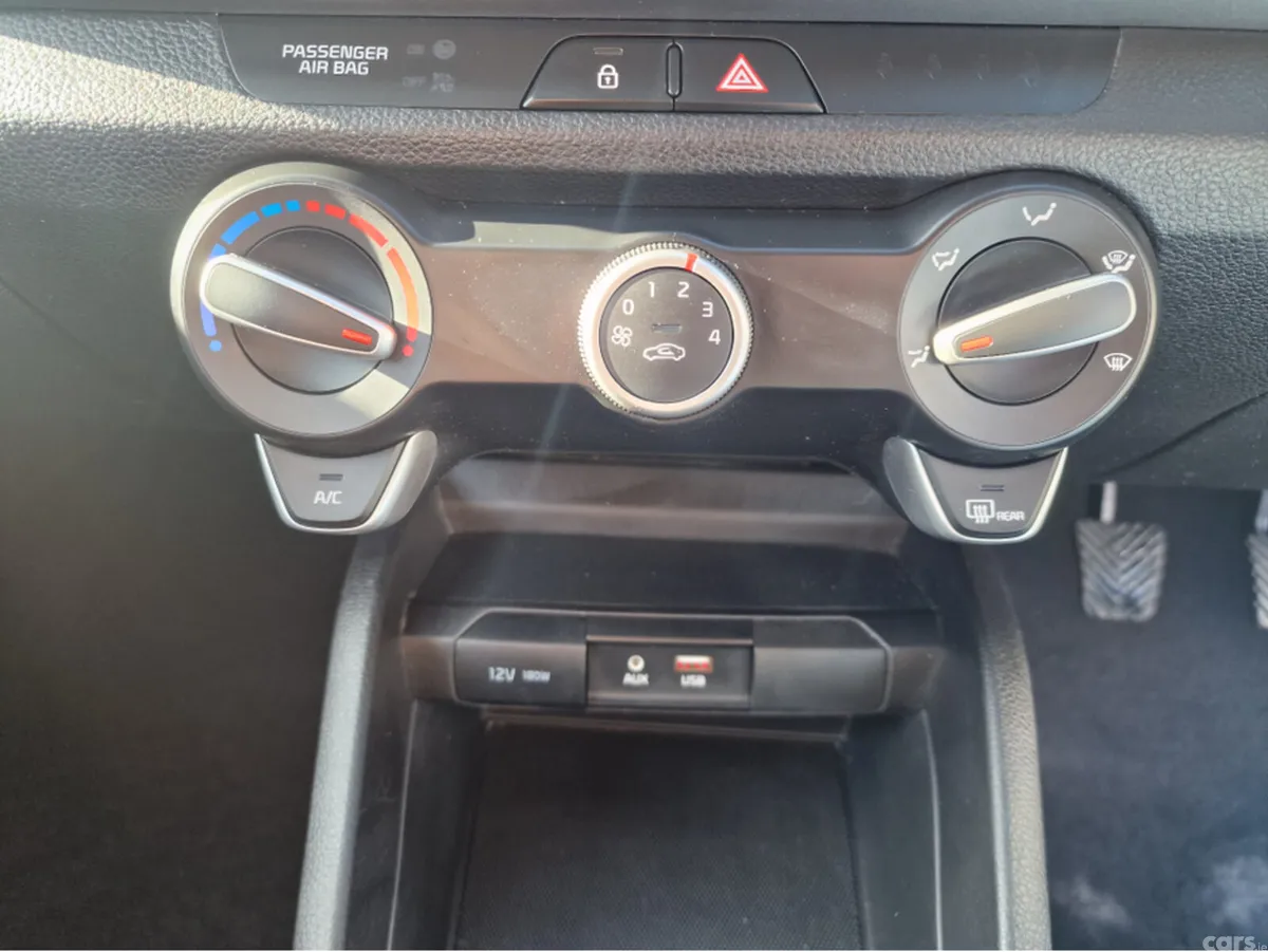 Kia Stonic Hatchback, Diesel, 2018, Grey