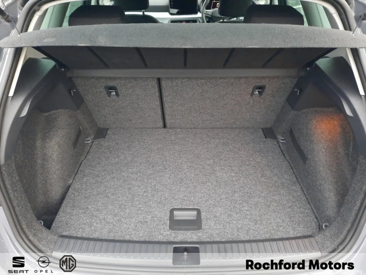 SEAT Arona Hatchback, Petrol, 2025, Grey