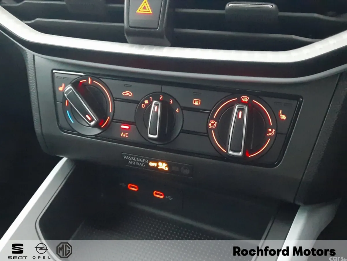 SEAT Arona Hatchback, Petrol, 2025, Grey