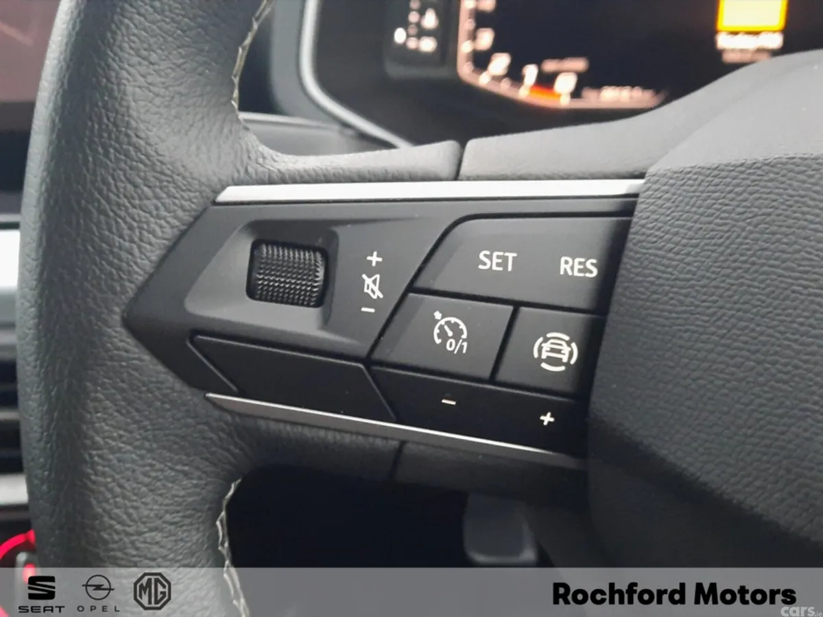 SEAT Arona Hatchback, Petrol, 2025, Grey