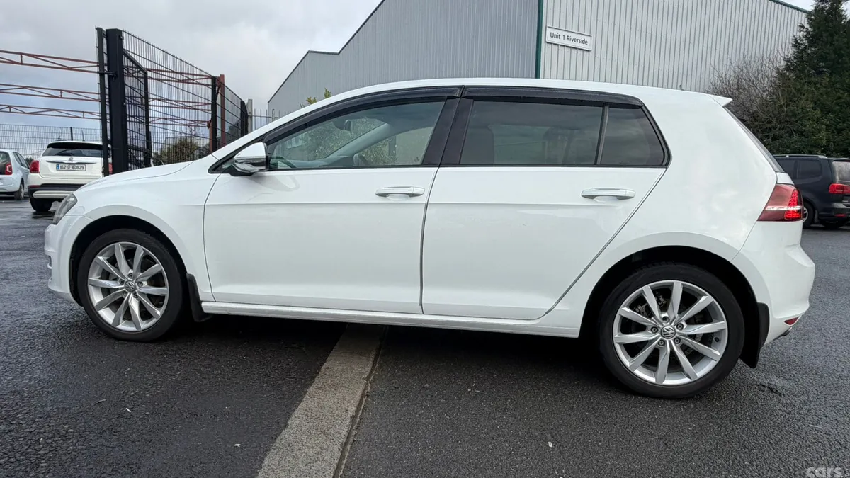 Volkswagen Golf Hatchback, Petrol, 2017, White