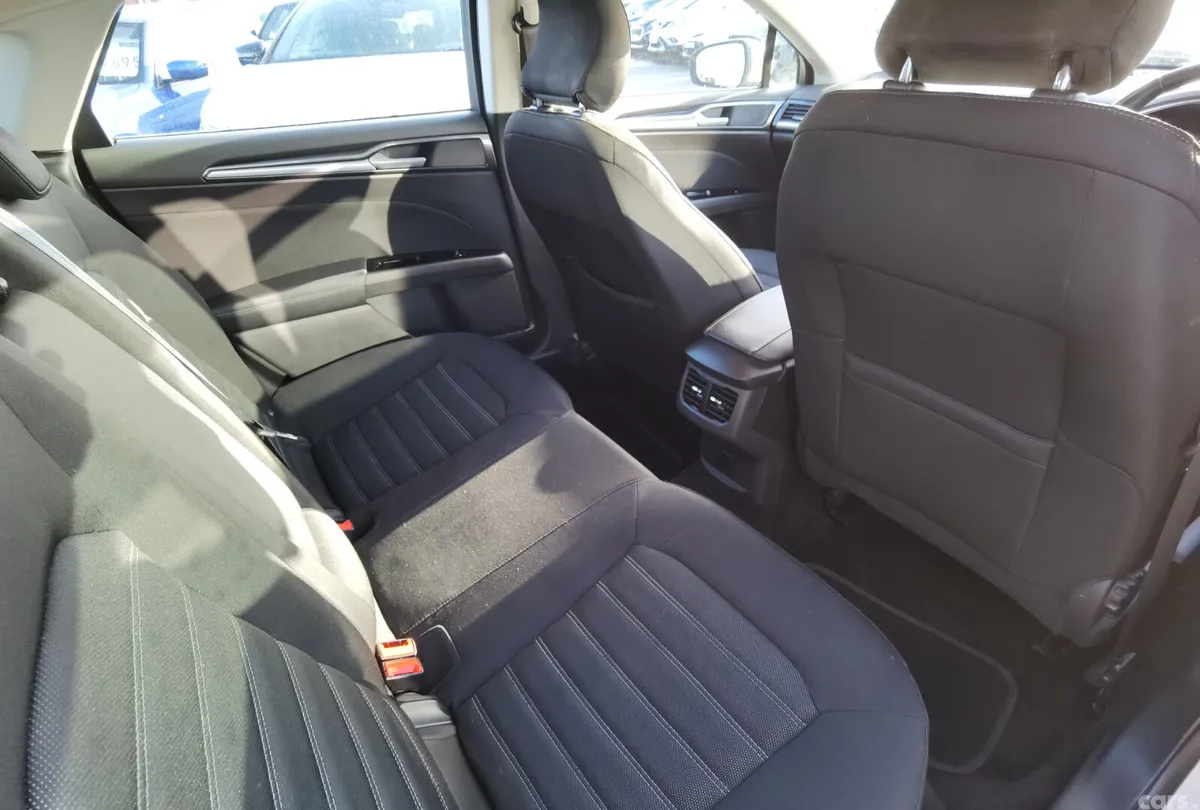 Ford Mondeo Hatchback, Diesel, 2021, Grey