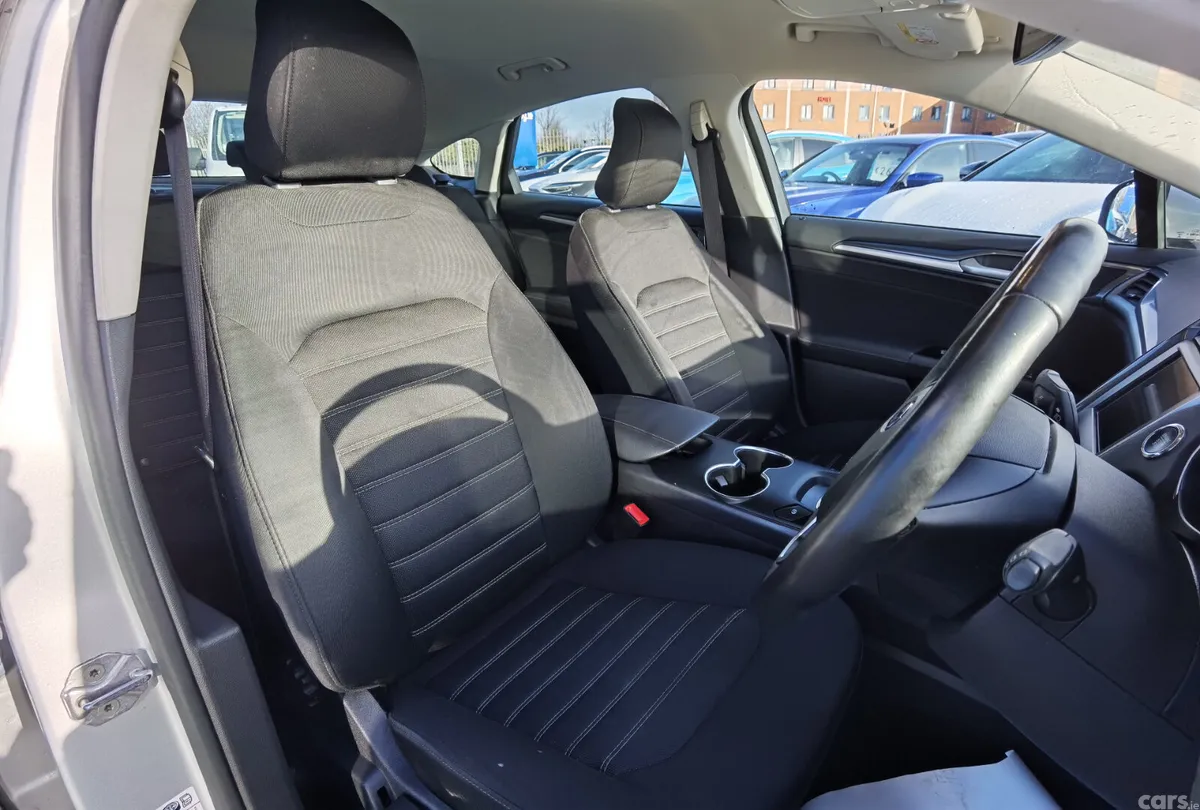 Ford Mondeo Hatchback, Diesel, 2021, Grey