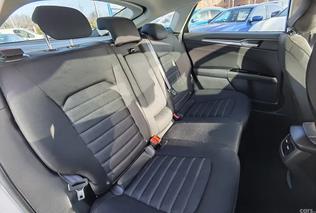 Ford Mondeo Hatchback, Diesel, 2021, Grey