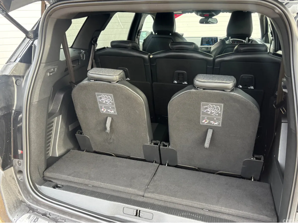 Peugeot 5008 MPV, Petrol, 2019, Black
