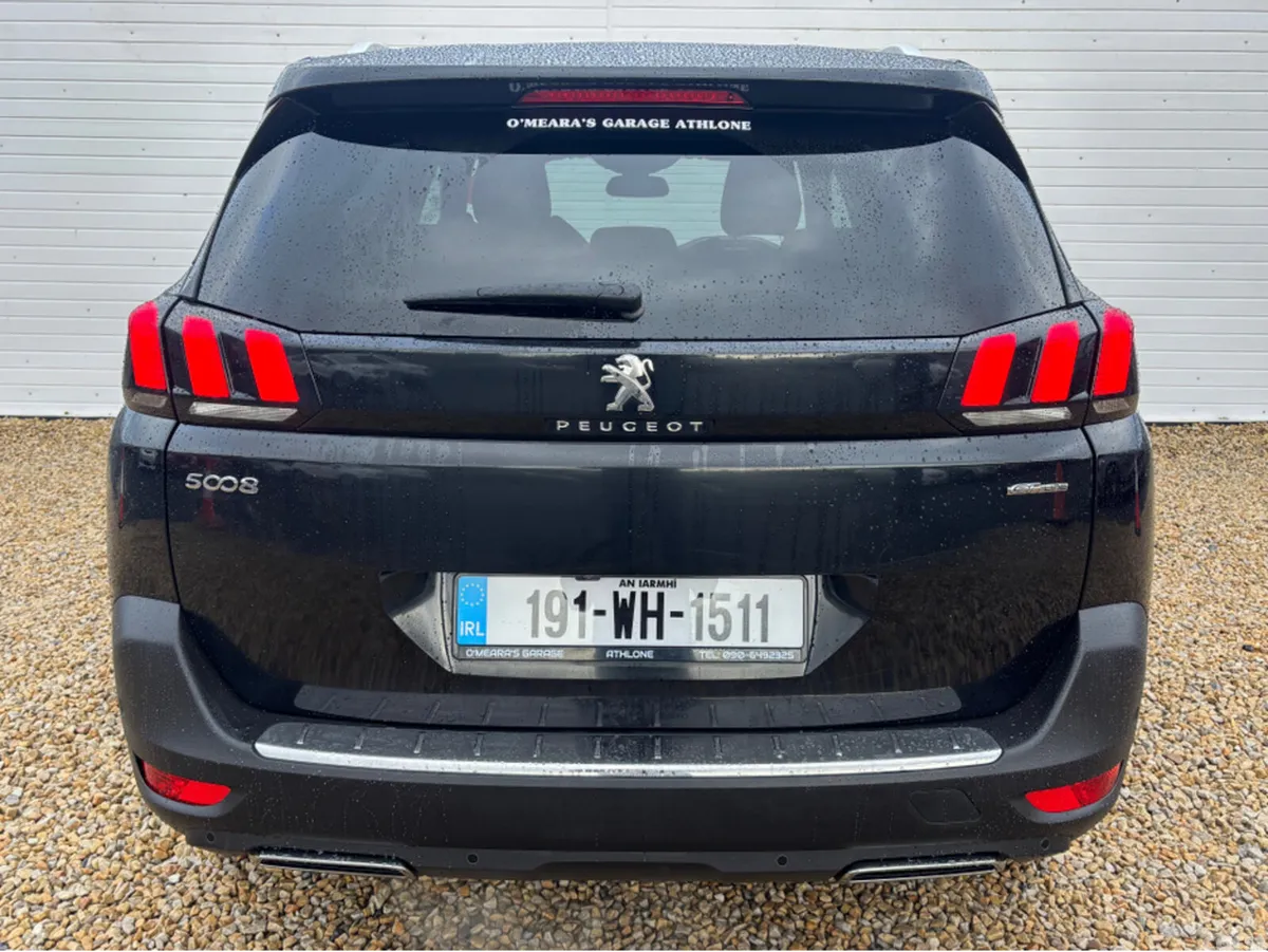 Peugeot 5008 MPV, Petrol, 2019, Black