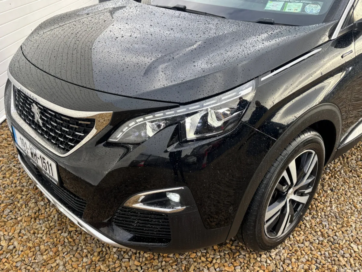 Peugeot 5008 MPV, Petrol, 2019, Black