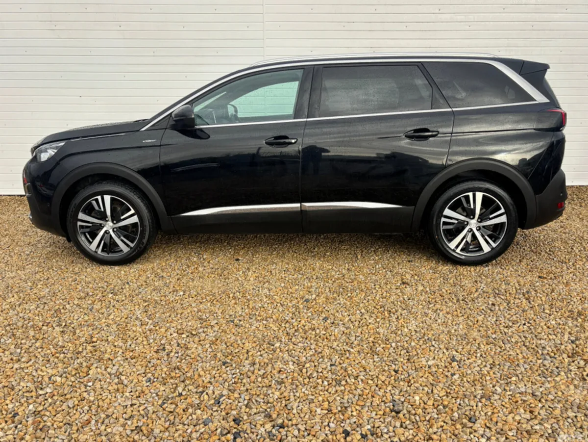 Peugeot 5008 MPV, Petrol, 2019, Black