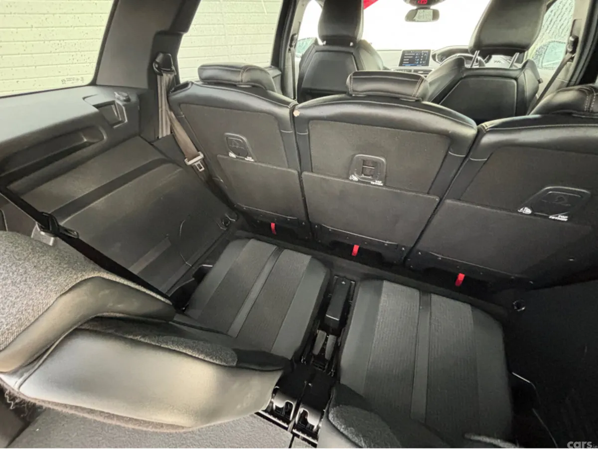 Peugeot 5008 MPV, Petrol, 2019, Black
