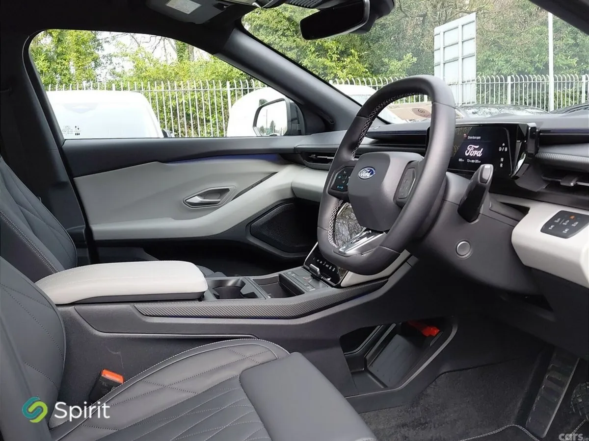 Ford Capri SUV, Electric, 2026, Black
