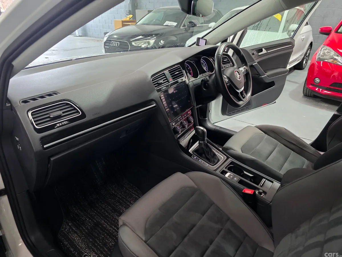 Volkswagen Golf Hatchback, Petrol, 2018, White