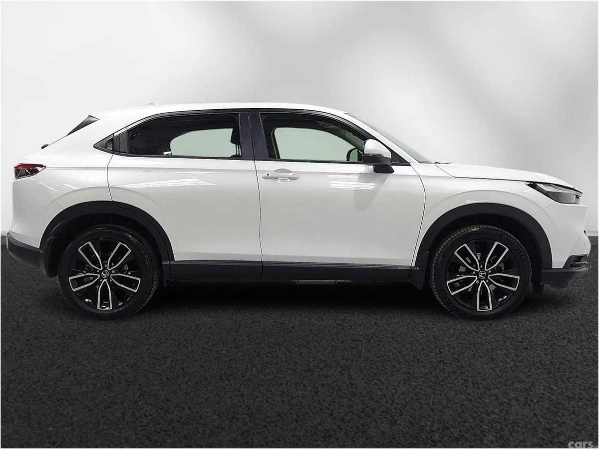 Honda HR-V Hatchback, Petrol Hybrid, 2022, White