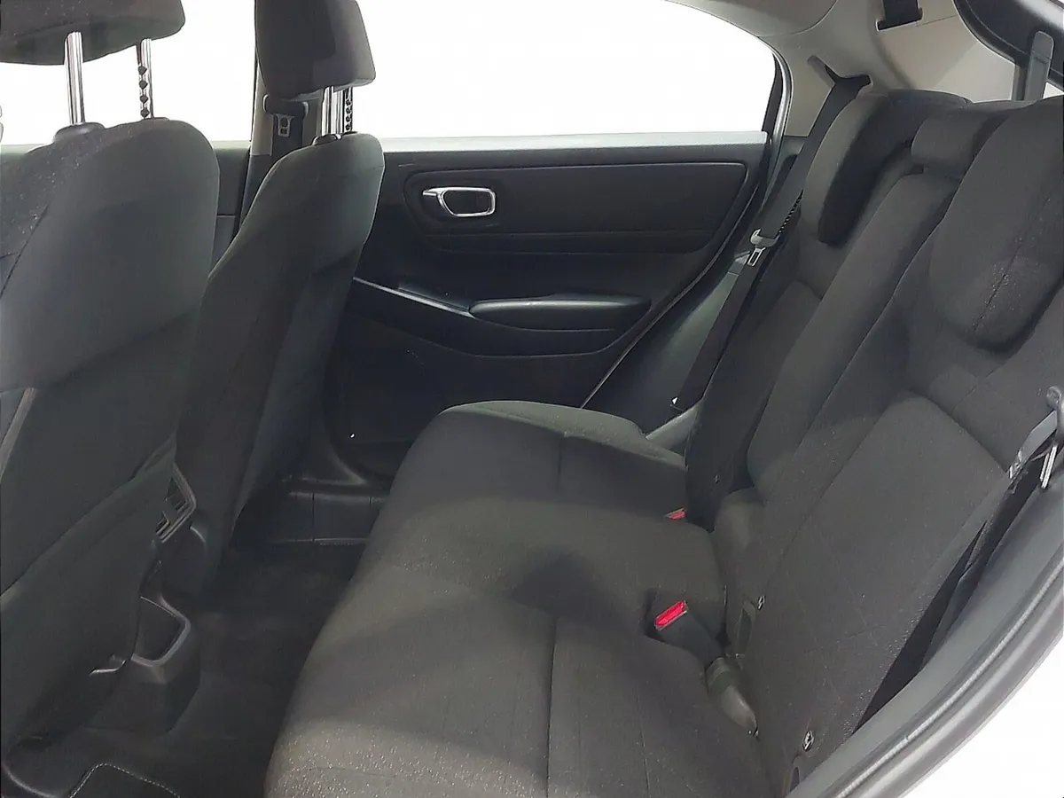 Honda HR-V Hatchback, Petrol Hybrid, 2022, White