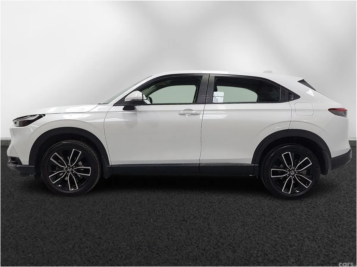 Honda HR-V Hatchback, Petrol Hybrid, 2022, White