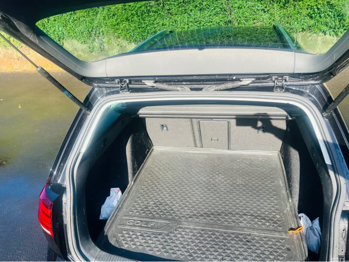 Volkswagen Golf Estate, Petrol, 2019, Black
