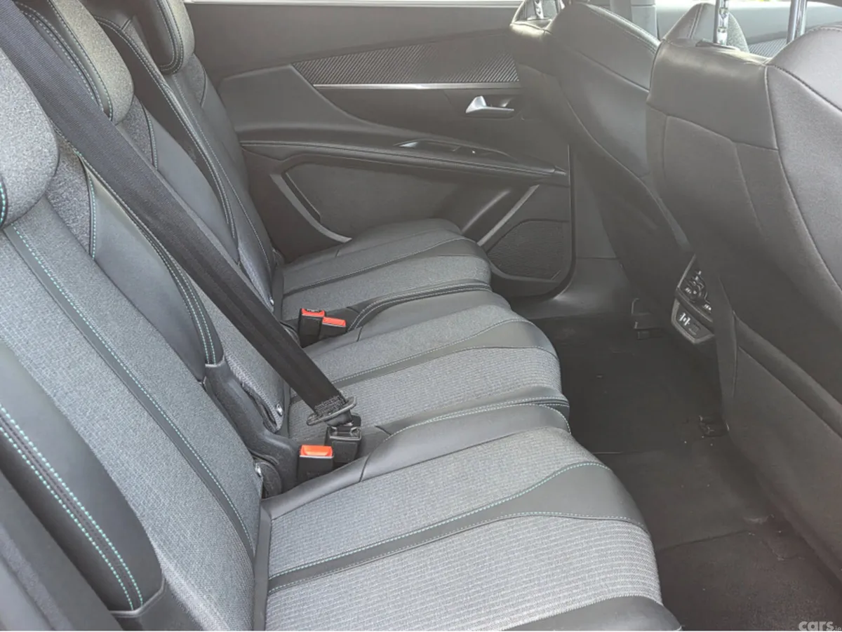Peugeot 5008 MPV, Diesel, 2024, Black