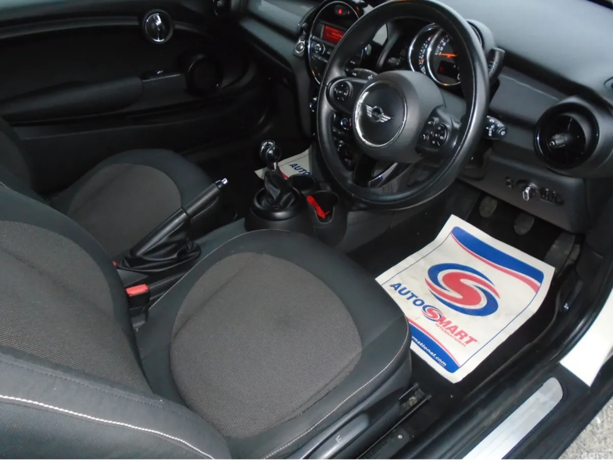 Mini Cooper Hatchback, Diesel, 2014, White