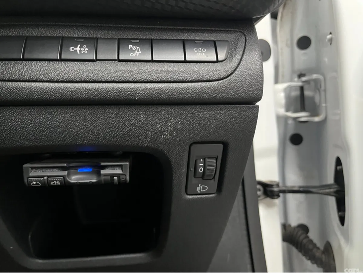 Peugeot 2008 SUV, Petrol, 2018, White
