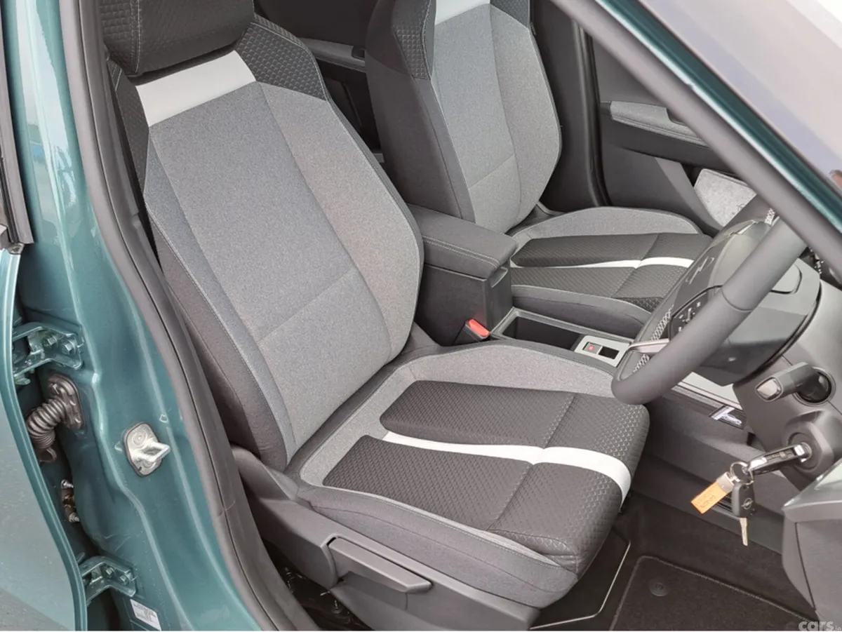 Opel Frontera SUV, Petrol Hybrid, 2026, Green