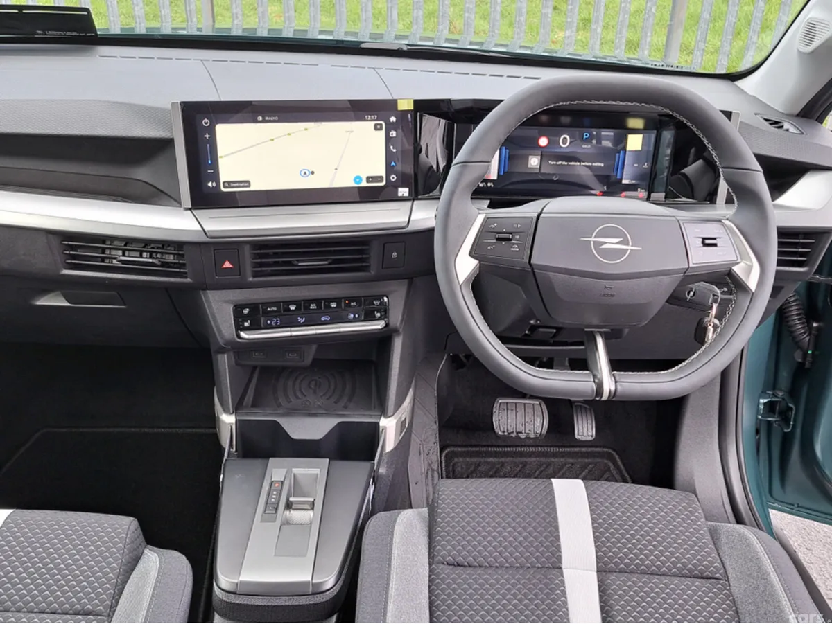 Opel Frontera SUV, Petrol Hybrid, 2026, Green