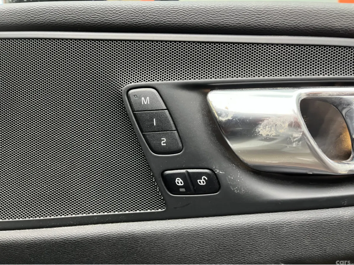 Volvo XC60 SUV, Petrol Plug-in Hybrid, 2022, White