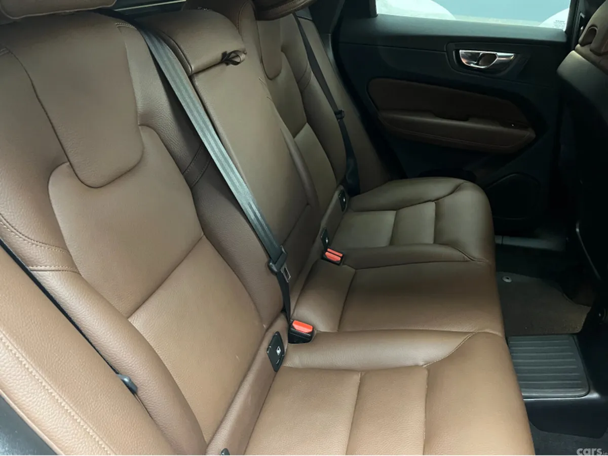 Volvo XC60 SUV, Petrol Plug-in Hybrid, 2022, White