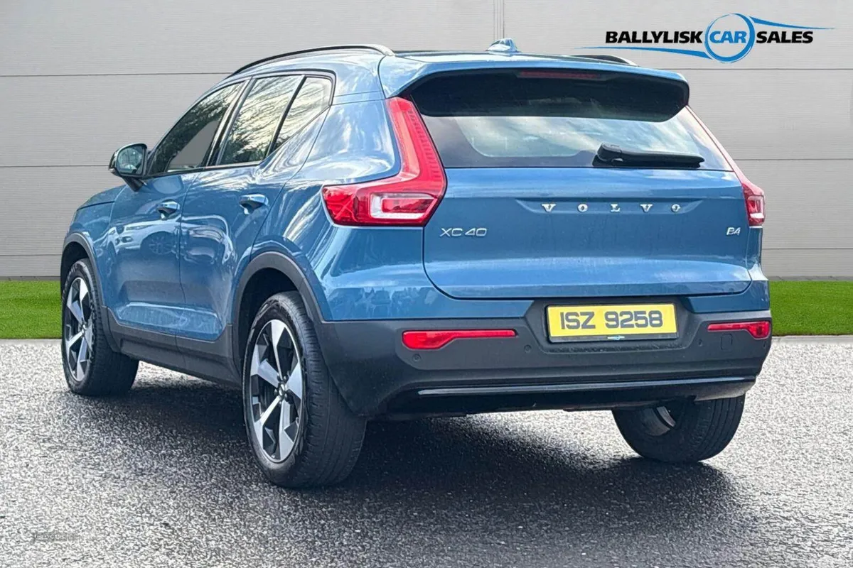 Volvo XC40 SUV, Petrol Hybrid, 2025, Blue