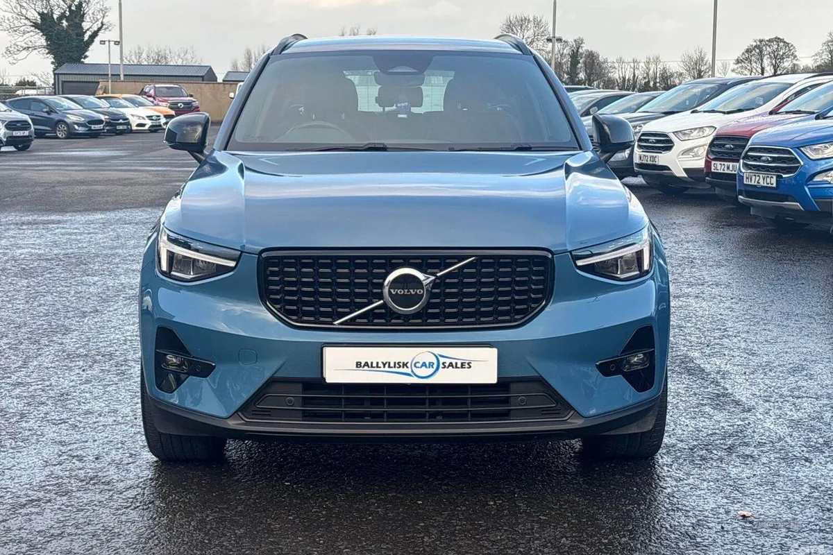 Volvo XC40 SUV, Petrol Hybrid, 2025, Blue