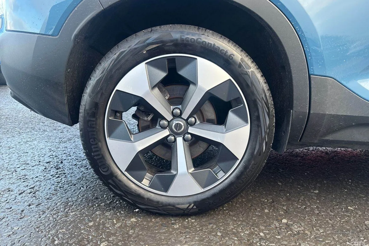 Volvo XC40 SUV, Petrol Hybrid, 2025, Blue