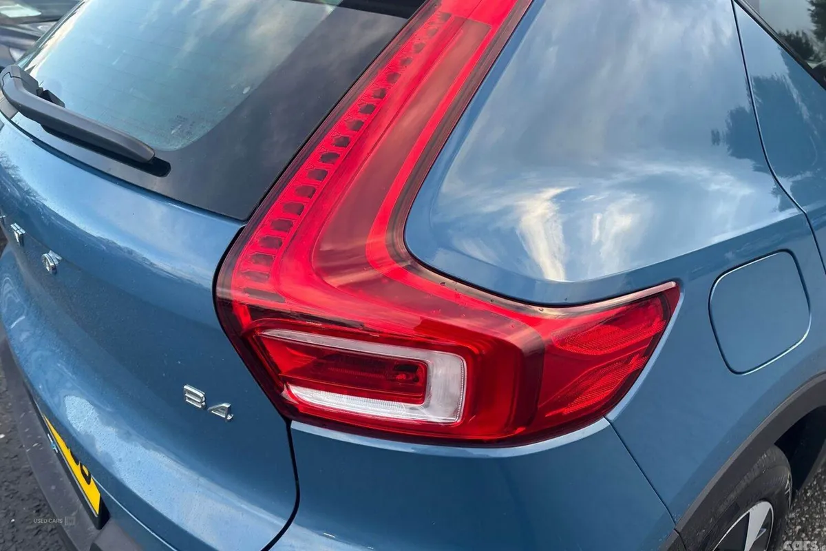 Volvo XC40 SUV, Petrol Hybrid, 2025, Blue