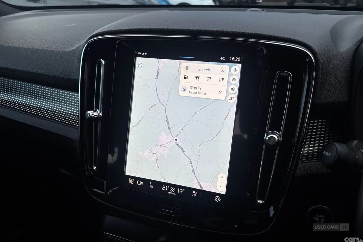 Volvo XC40 SUV, Petrol Hybrid, 2025, Blue