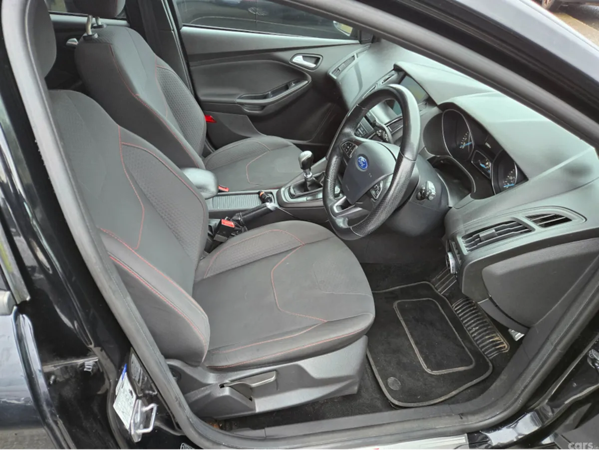 Ford Focus Hatchback, Petrol, 2018, Black