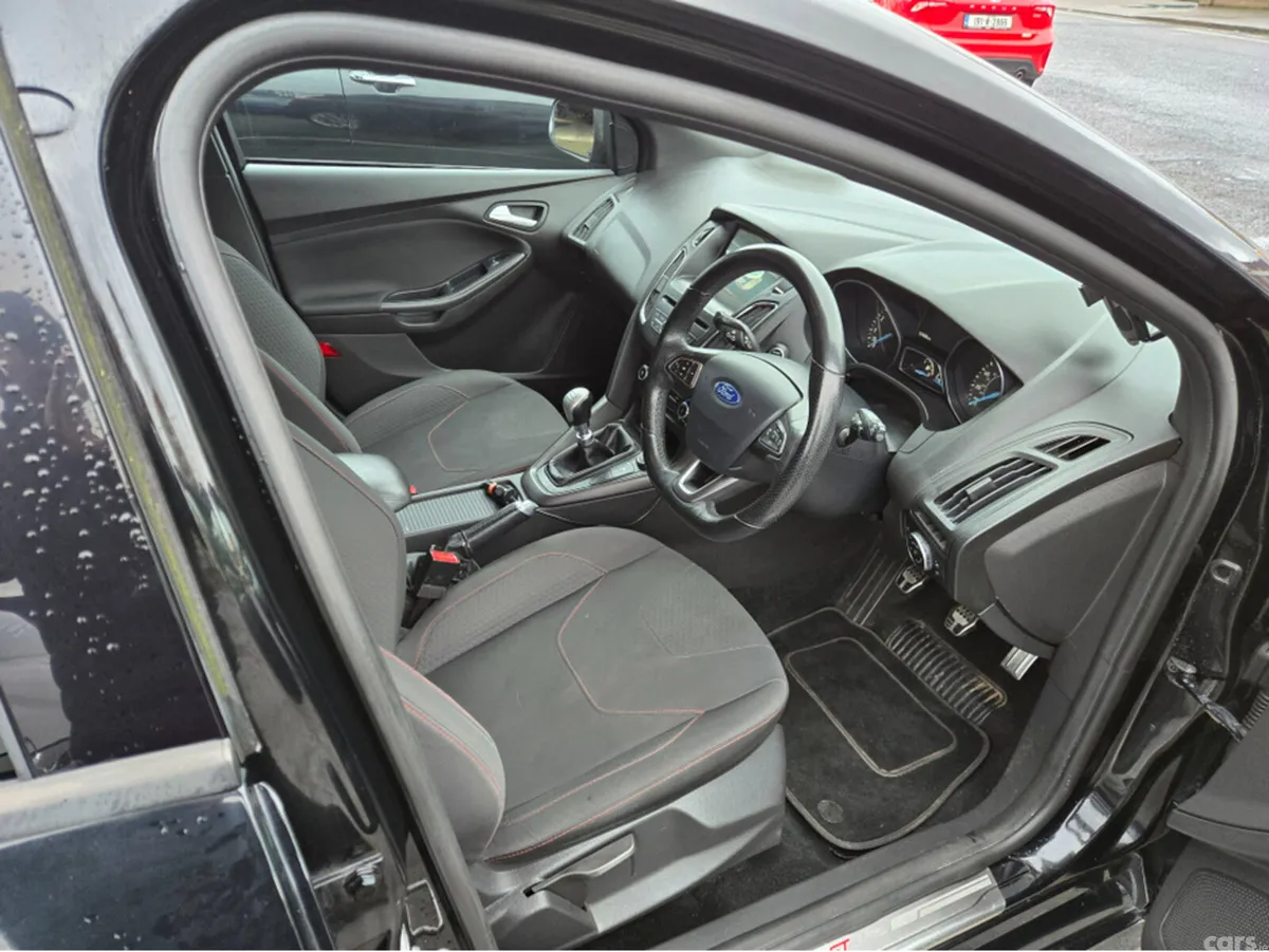 Ford Focus Hatchback, Petrol, 2018, Black