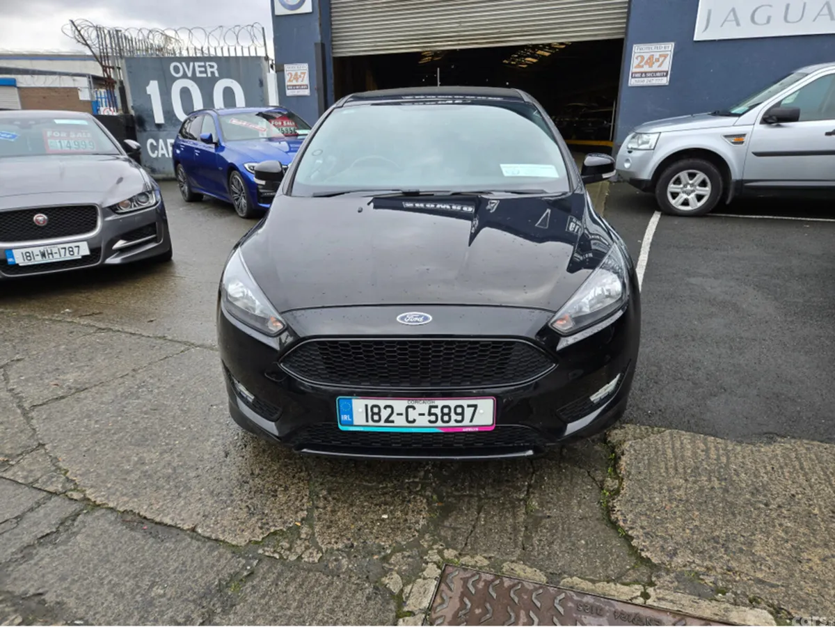 Ford Focus Hatchback, Petrol, 2018, Black