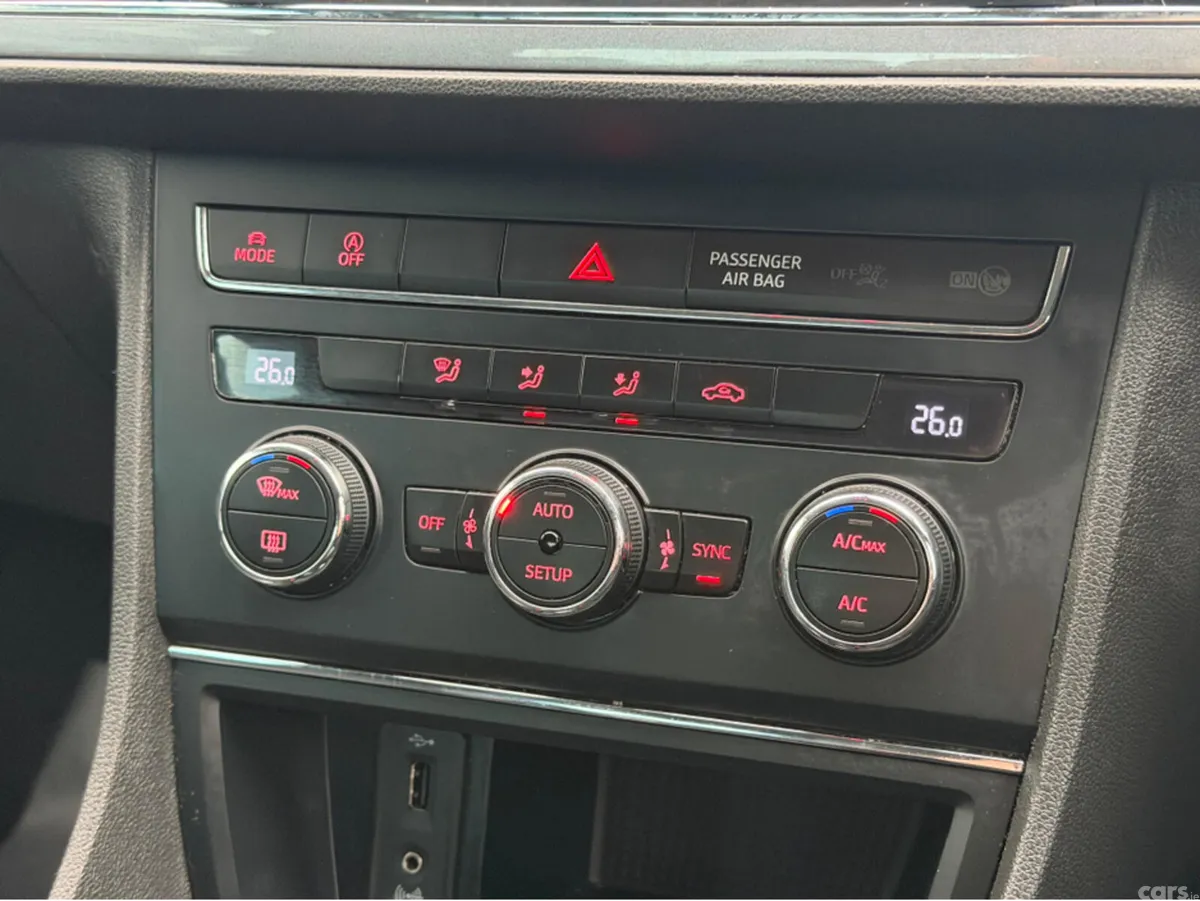 SEAT Leon Hatchback, Diesel, 2017, Black
