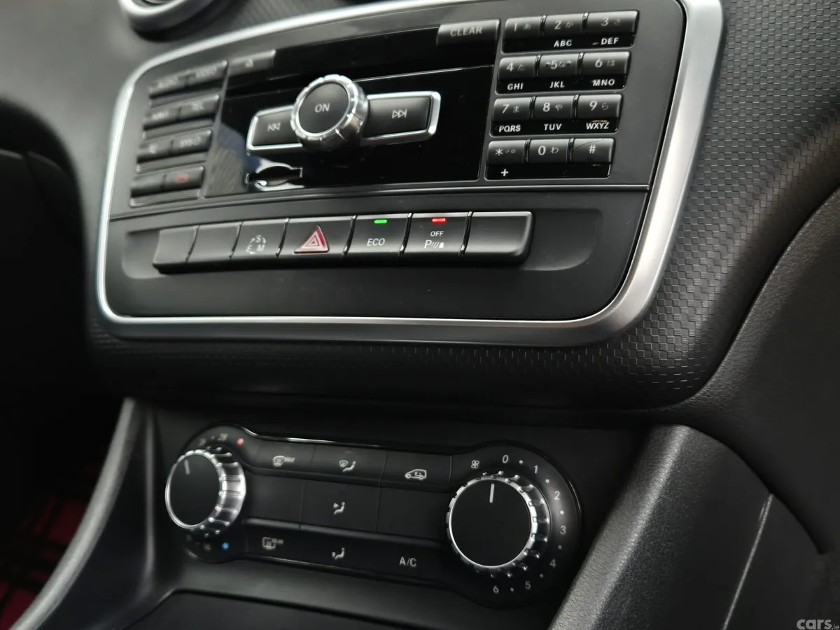 Mercedes-Benz A-Class Hatchback, Petrol, 2014, White