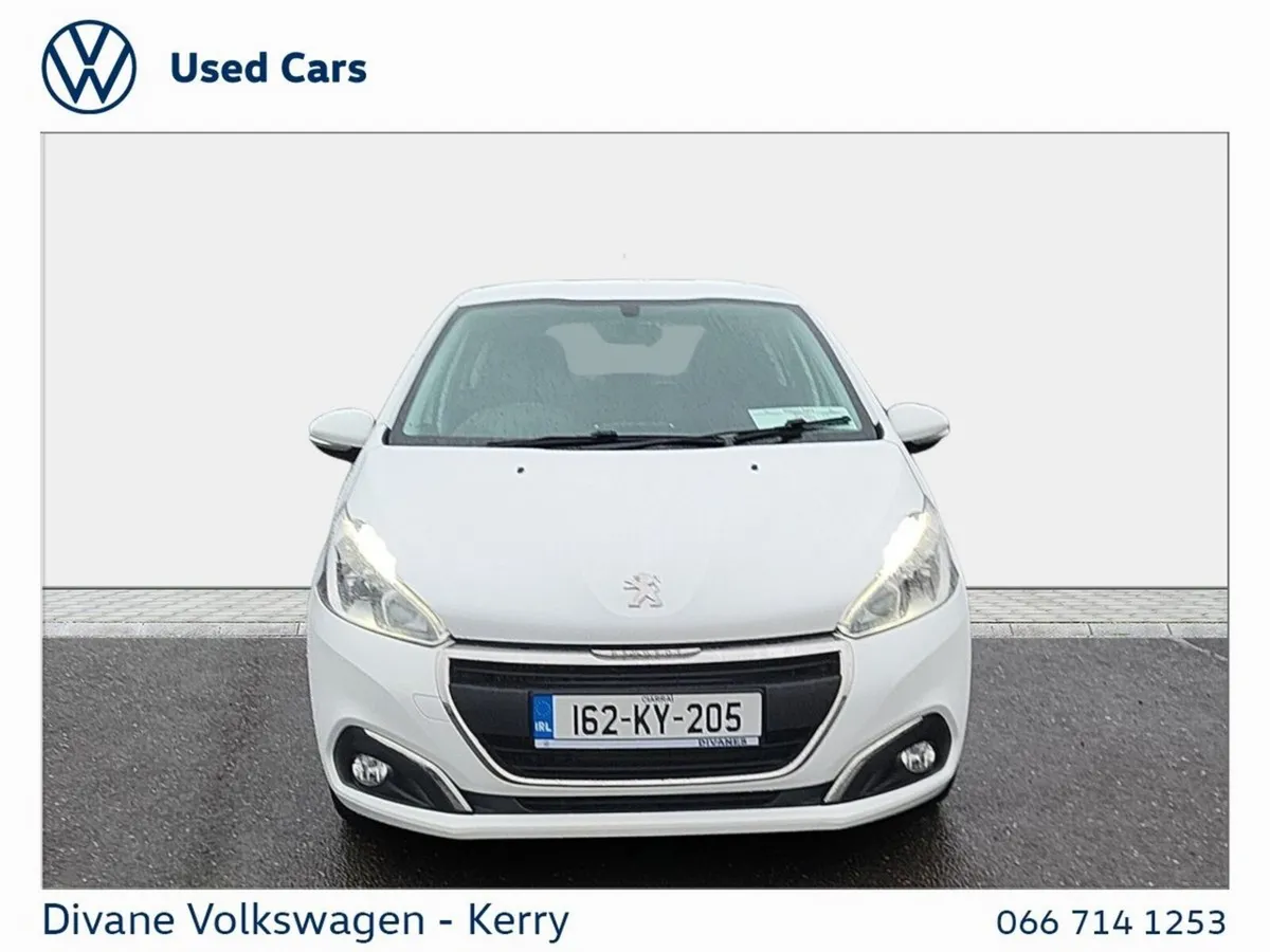 Peugeot 208 Hatchback, Diesel, 2016, White