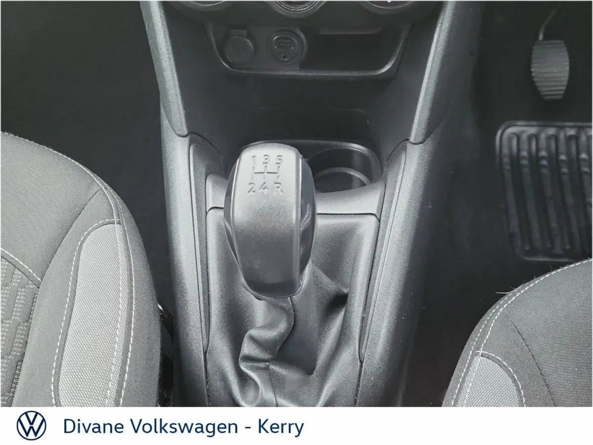 Peugeot 208 Hatchback, Diesel, 2016, White