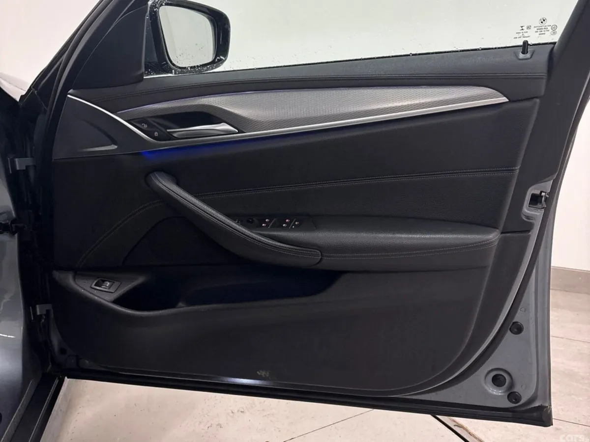 BMW 5-Series Estate, Diesel, 2020, Blue