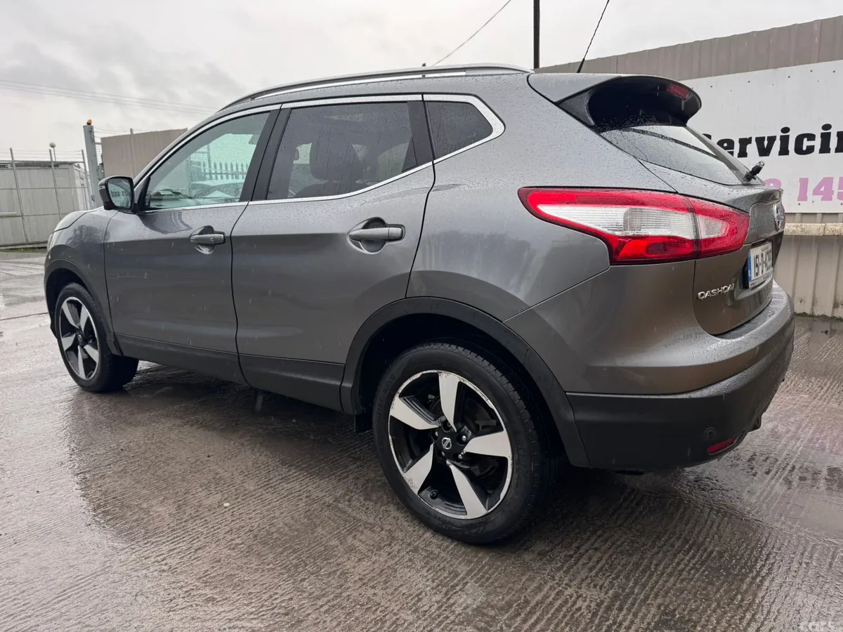 Nissan Qashqai Hatchback, Petrol, 2015, Grey